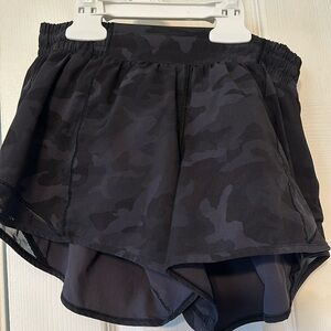 Lululemon Camo print Hottie Hot shorts size 4